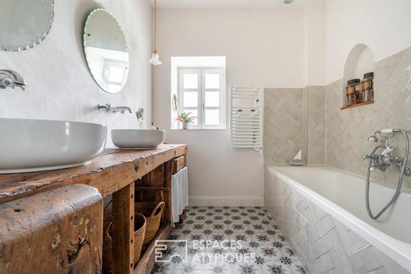 Demeure de caractère unique et sa piscine chauffée