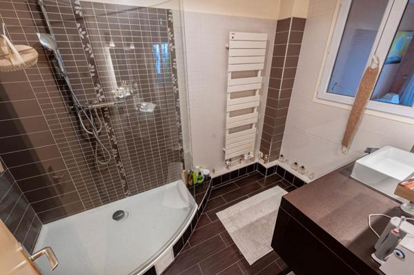 Dernier étage 3 pièces 81 m2 avec TERRASSE 25M2