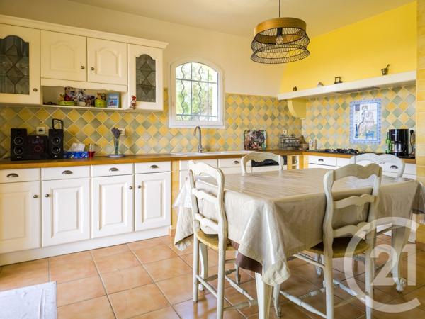 Maison à vendre  10 pièces - 221,26 m2 OLLIOULES - 83