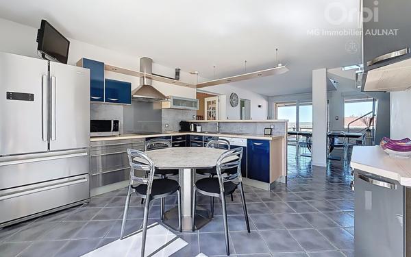 Maison à vendre    8 pièces • 239,54 m2 Billom