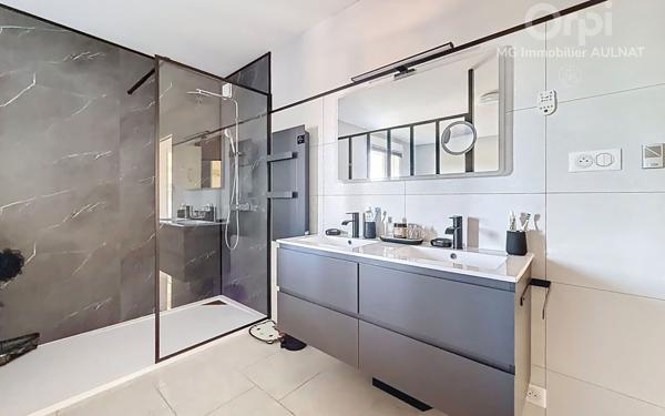 Maison à vendre    8 pièces • 239,54 m2 Billom