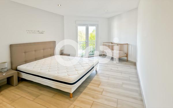 Maison à vendre    5 pièces •  Vallon-Pont-d'Arc