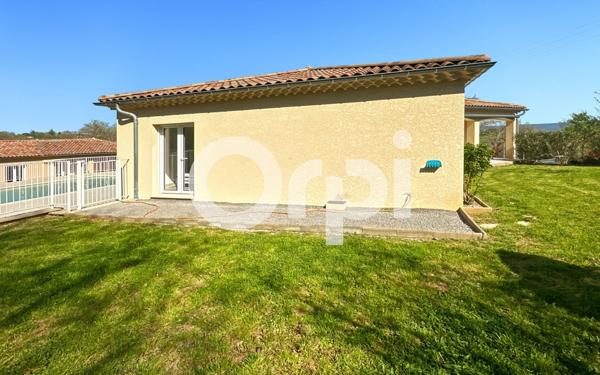 Maison à vendre    5 pièces •  Vallon-Pont-d'Arc