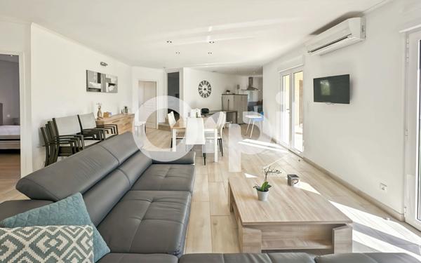 Maison à vendre    5 pièces •  Vallon-Pont-d'Arc