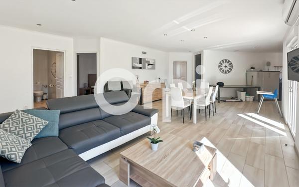 Maison à vendre    5 pièces •  Vallon-Pont-d'Arc