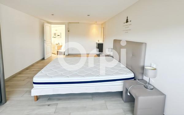 Maison à vendre    5 pièces •  Vallon-Pont-d'Arc