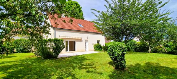 Besançon (25000) Au calme, Maison de 123 m2, 7 Pièces, 4 Chambres, Jardin arboré