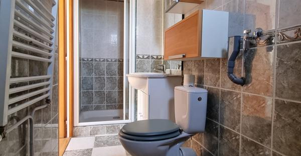 Besançon (25000) Au calme, Maison de 123 m2, 7 Pièces, 4 Chambres, Jardin arboré