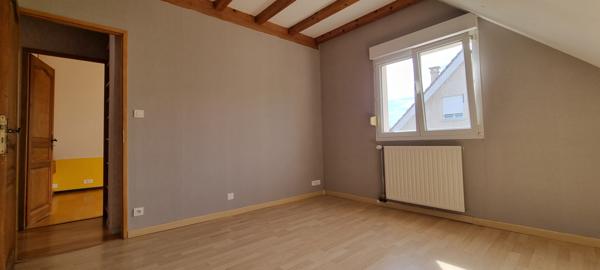 Besançon (25000) Au calme, Maison de 123 m2, 7 Pièces, 4 Chambres, Jardin arboré