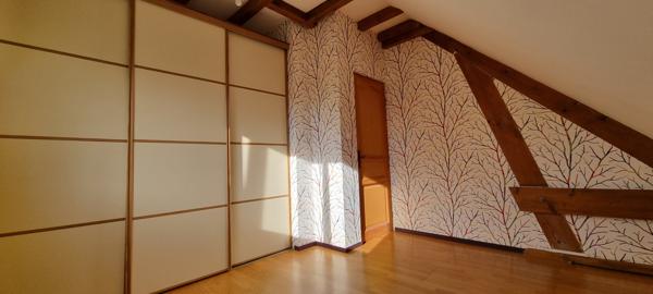 Besançon (25000) Au calme, Maison de 123 m2, 7 Pièces, 4 Chambres, Jardin arboré