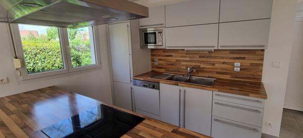 Besançon (25000) Au calme, Maison de 123 m2, 7 Pièces, 4 Chambres, Jardin arboré