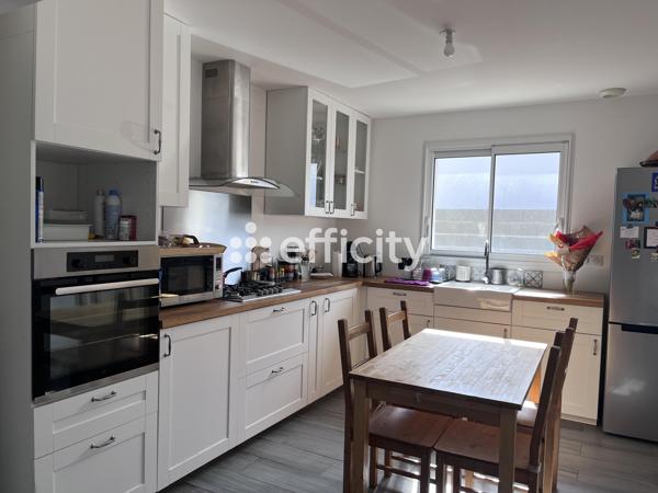 Maison
         6 pièces
        - 124 m² 243 000 € *