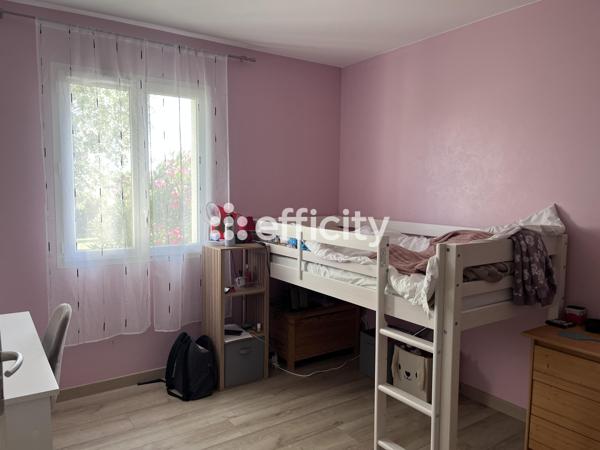 Maison
         6 pièces
        - 124 m² 243 000 € *