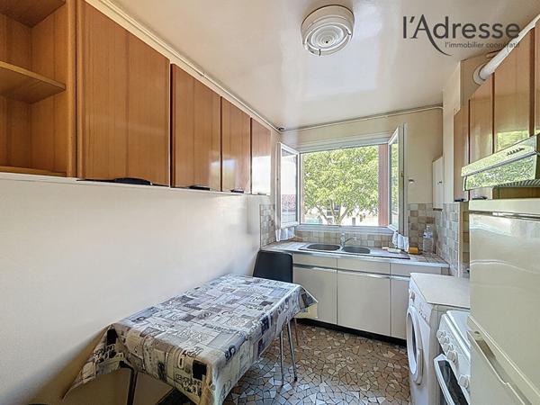 Suresnes - Appartement 3 pièces de avec fort potentiel