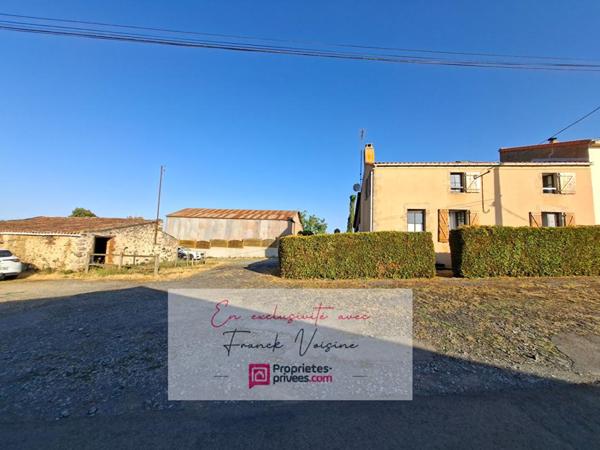 A VENDRE en Exclusivité aux Herbiers, maison de 104 m2 avec 2 chambres (possibilité "3° chambre)  et 1 bureau sur une parcelle de 575 m2