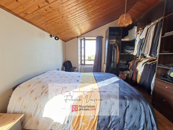 A VENDRE en Exclusivité aux Herbiers, maison de 104 m2 avec 2 chambres (possibilité "3° chambre)  et 1 bureau sur une parcelle de 575 m2