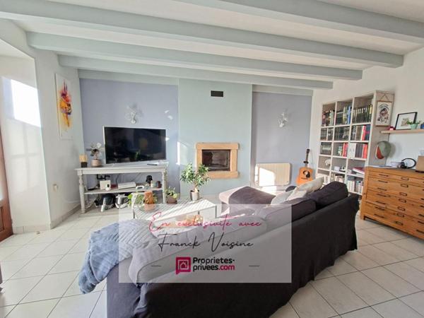 A VENDRE en Exclusivité aux Herbiers, maison de 104 m2 avec 2 chambres (possibilité "3° chambre)  et 1 bureau sur une parcelle de 575 m2