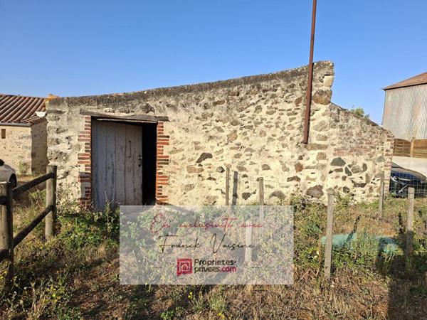 A VENDRE en Exclusivité aux Herbiers, maison de 104 m2 avec 2 chambres (possibilité "3° chambre)  et 1 bureau sur une parcelle de 575 m2