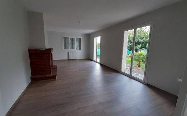 Maison à louer    4 pièces •  Grenade