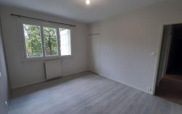 Maison à louer    4 pièces •  Grenade