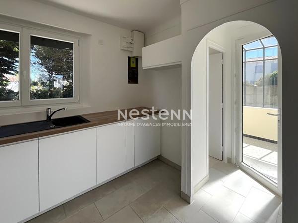 Découvrez cette charmante maison entièrement rénovée à proximité de la corniche !