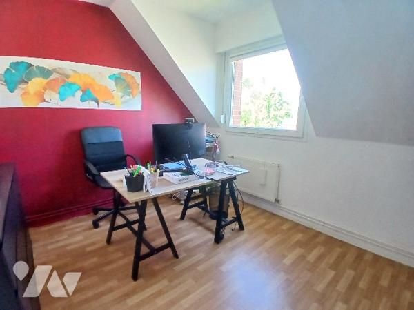 Maison semi individuelle 3 ch environ 80 m² avec jardin, garage et stationnement à SOMAIN