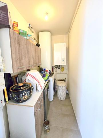 Beaumont-de-Lomagne : maison 113 m², trois chambres + appartement + entrepôt 206 m² + local 62 m², patio, jardin - toute commodités à pied !