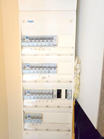 Beaumont-de-Lomagne : maison 113 m², trois chambres + appartement + entrepôt 206 m² + local 62 m², patio, jardin - toute commodités à pied !