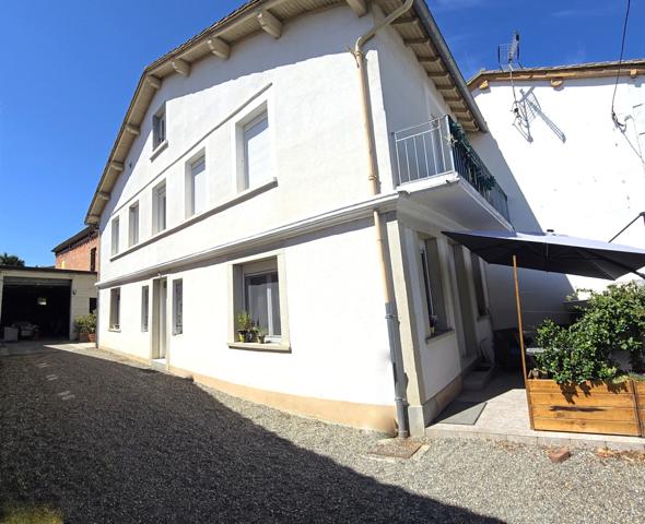 Beaumont-de-Lomagne : maison 113 m², trois chambres + appartement + entrepôt 206 m² + local 62 m², patio, jardin - toute commodités à pied !