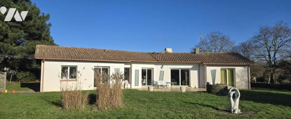 PORNIC, entre le Pont du Clion et le Val St Martin, maison de famille de plain pied d'environ 213 m²