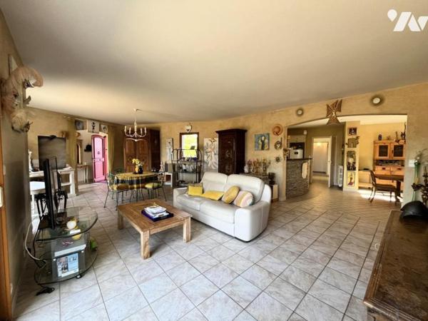 PORNIC, entre le Pont du Clion et le Val St Martin, maison de famille de plain pied d'environ 213 m²