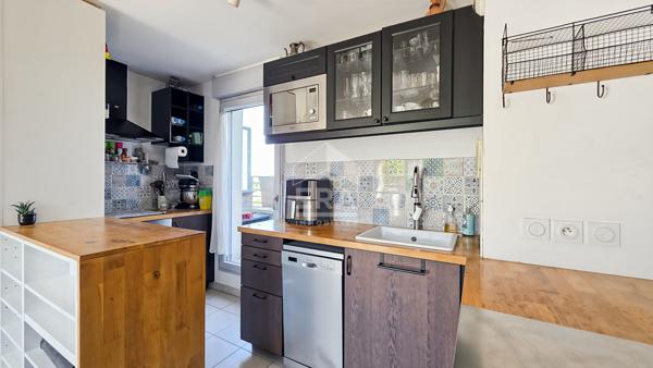 Appartement Noisy Le Sec / Montreuil 3 pièces avec terrasse et balcon de 68.46 m2