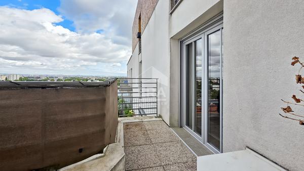 Appartement Noisy Le Sec / Montreuil 3 pièces avec terrasse et balcon de 68.46 m2