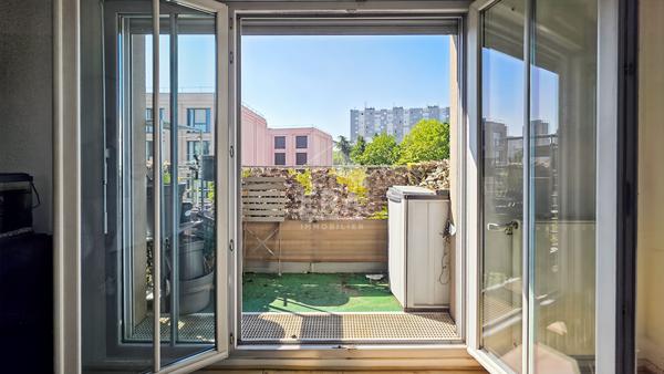 Appartement Noisy Le Sec / Montreuil 3 pièces avec terrasse et balcon de 68.46 m2