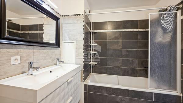Appartement Noisy Le Sec / Montreuil 3 pièces avec terrasse et balcon de 68.46 m2