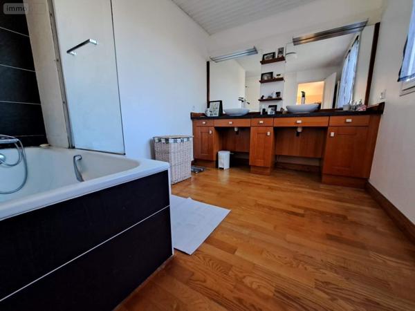 Maison à vendre à Ombrée d'Anjou dans le Maine-et-Loire (49420), ref : 076/2755-DIA