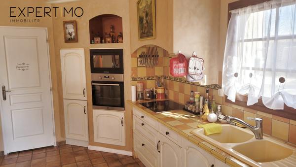 Chasseneuil-du-Poitou (86360) Belle demeure de 190 m² habitables avec suite parentale au rez de chaussée à 2 minutes du FUTUROSCOPE.