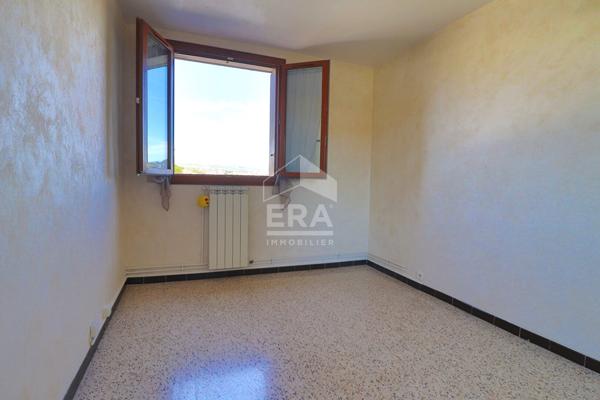 Appartement à vendre Marseille 13013 4/5 pièces Spacieux Saint-Mitre  Château Gombert traversant lumineux parking privatif  calme cave