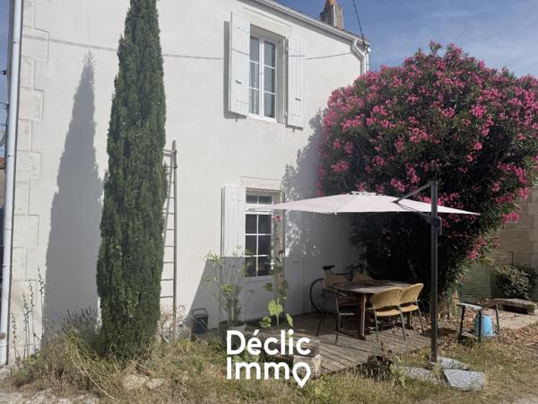 Vente maison de village La gaconniere, 112m² 5 pièces 270 400€ Charente-maritime