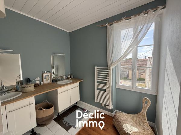 Vente maison de village La gaconniere, 112m² 5 pièces 270 400€ Charente-maritime
