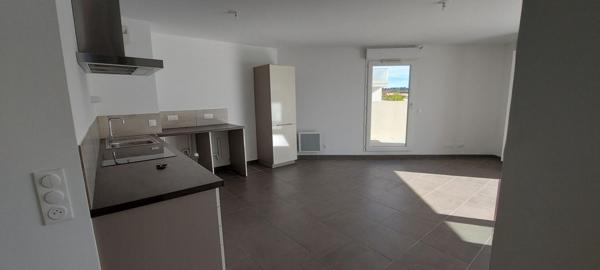 30.GARD.NIMES. Magnifique appartement de 69 m² avec terrasse de  42 m² dans résidence hautement sécurisée quartier Hoche