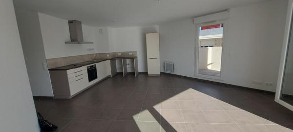 30.GARD.NIMES. Magnifique appartement de 69 m² avec terrasse de  42 m² dans résidence hautement sécurisée quartier Hoche