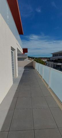 30.GARD.NIMES. Magnifique appartement de 69 m² avec terrasse de  42 m² dans résidence hautement sécurisée quartier Hoche