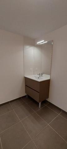 30.GARD.NIMES. Magnifique appartement de 69 m² avec terrasse de  42 m² dans résidence hautement sécurisée quartier Hoche