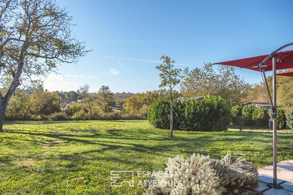 Maison contemporaine bioclimatique avec vue, proche Sarlat.