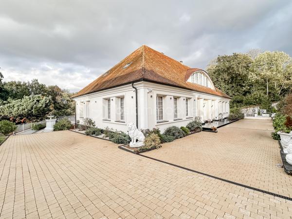 Demeure de 496,57 m²