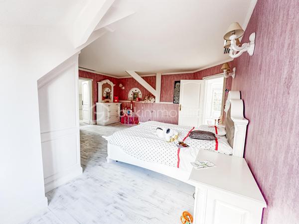 Demeure de 496,57 m²