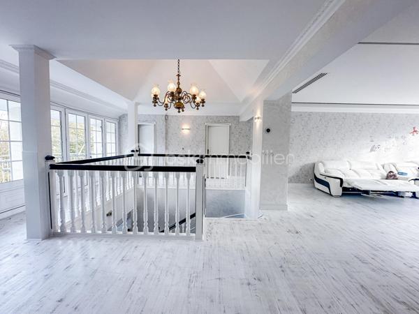 Demeure de 496,57 m²