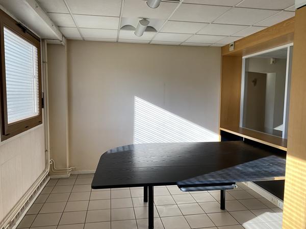 Bureau 14 pièces - 250 m²