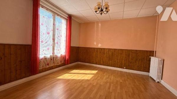 Appartement T4 à vendre à Saint-Memmie

Au c?ur de Saint-Memmie, nous vous proposons cet appa...